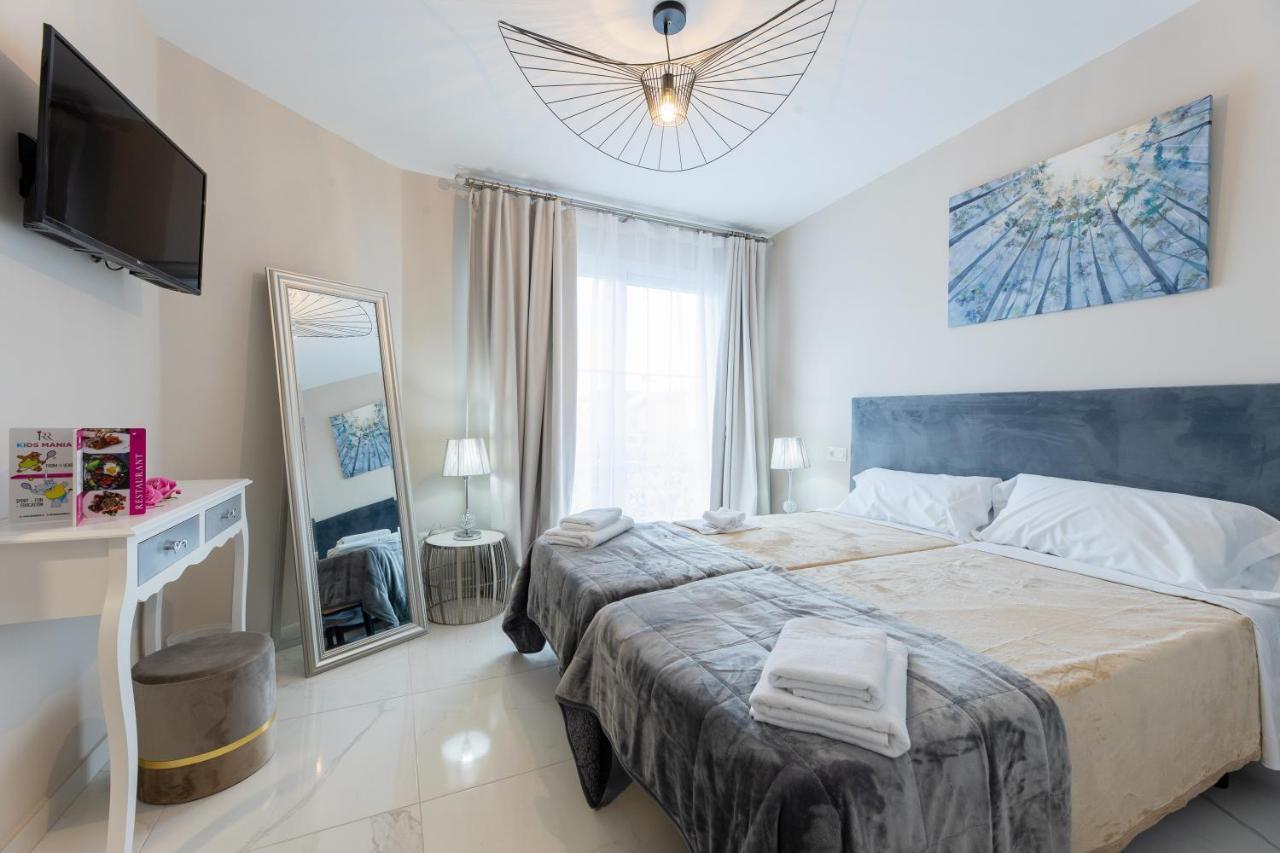 Residencia Deportiva Rozarossa Hotel Estepona Eksteriør billede